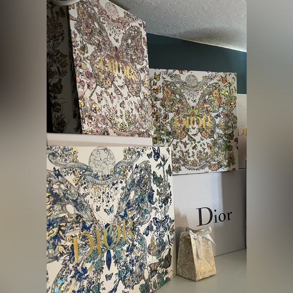 CHRISTIAN DIOR SECTION - Picture 3 of 3